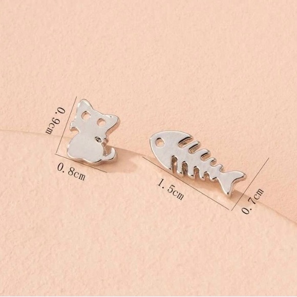 🦴🐱Cat & Fish Bone  Earrings NWT - Picture 3 of 10